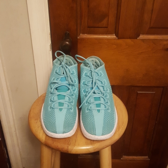 MEN'S ATHLETIC SHOES - Picture 2 of 7